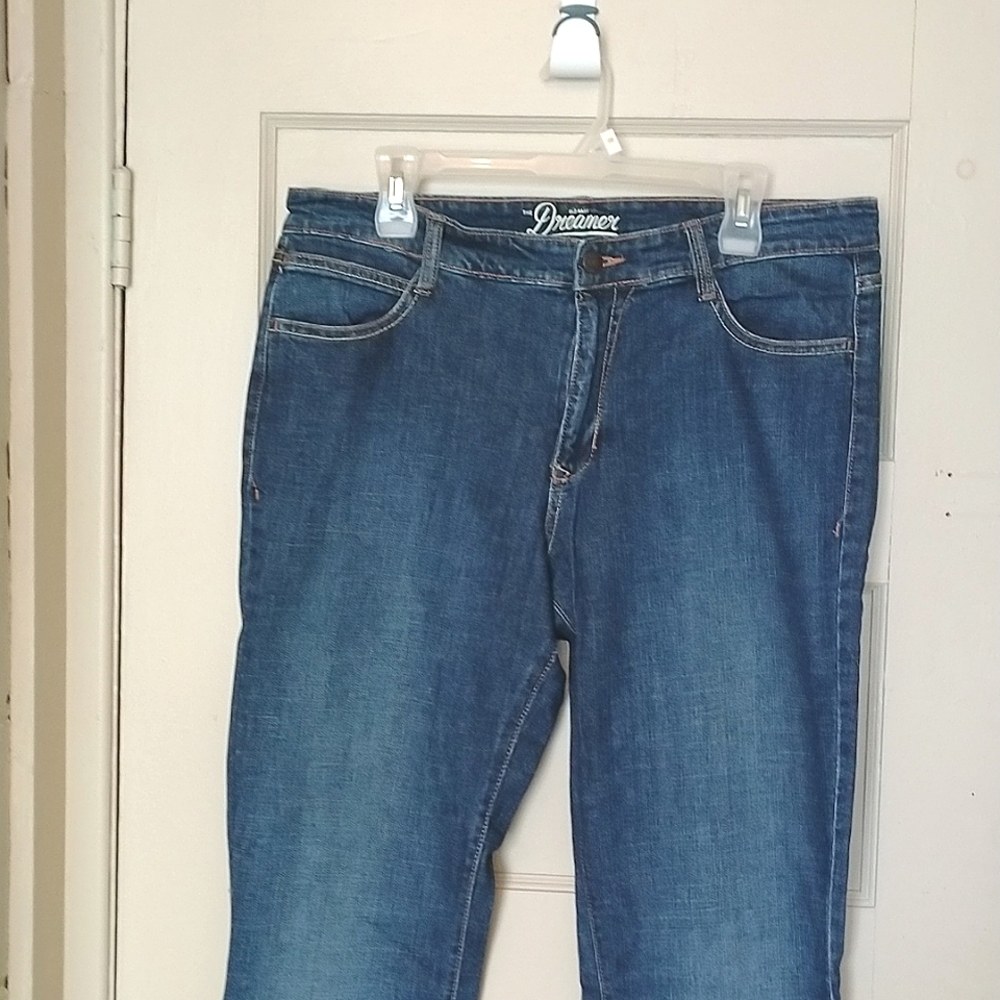 3/$30💜 EUC Old Navy 'The Dreamer' Size 12 Tall Medium Wash Jeans